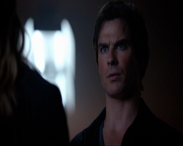 VampireDiariesWorld-dot-nl_7x05LiveThroughThis1325.jpg