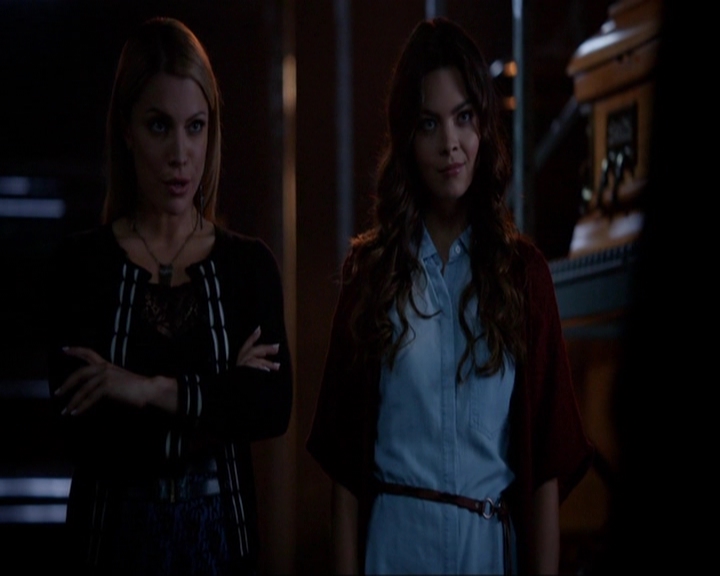 VampireDiariesWorld-dot-nl_7x05LiveThroughThis1326.jpg