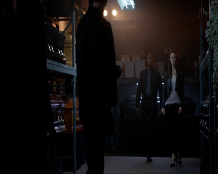 VampireDiariesWorld-dot-nl_7x05LiveThroughThis1335.jpg