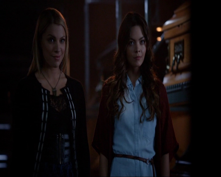 VampireDiariesWorld-dot-nl_7x05LiveThroughThis1352.jpg