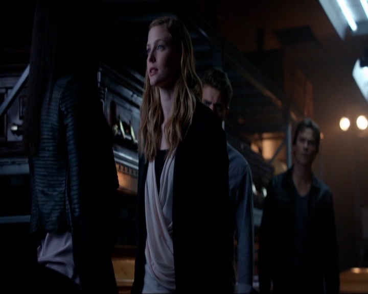 VampireDiariesWorld-dot-nl_7x05LiveThroughThis1373.jpg