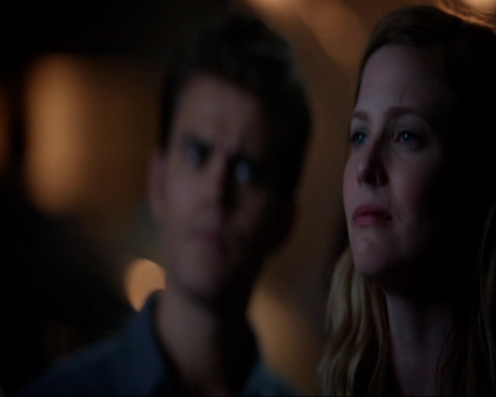 VampireDiariesWorld-dot-nl_7x05LiveThroughThis1390.jpg