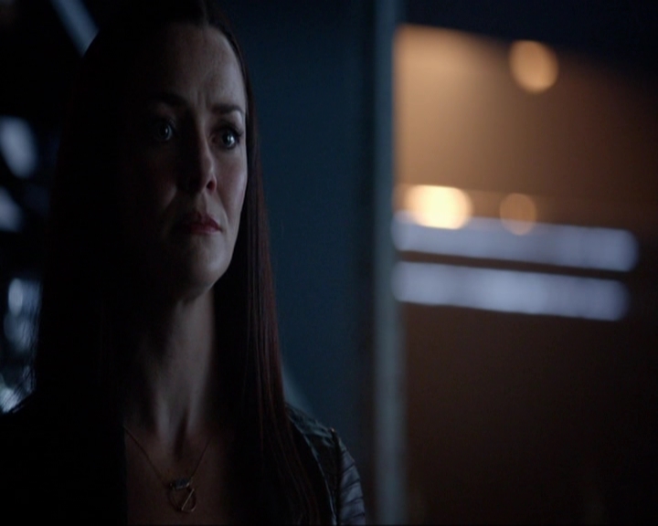 VampireDiariesWorld-dot-nl_7x05LiveThroughThis1391.jpg