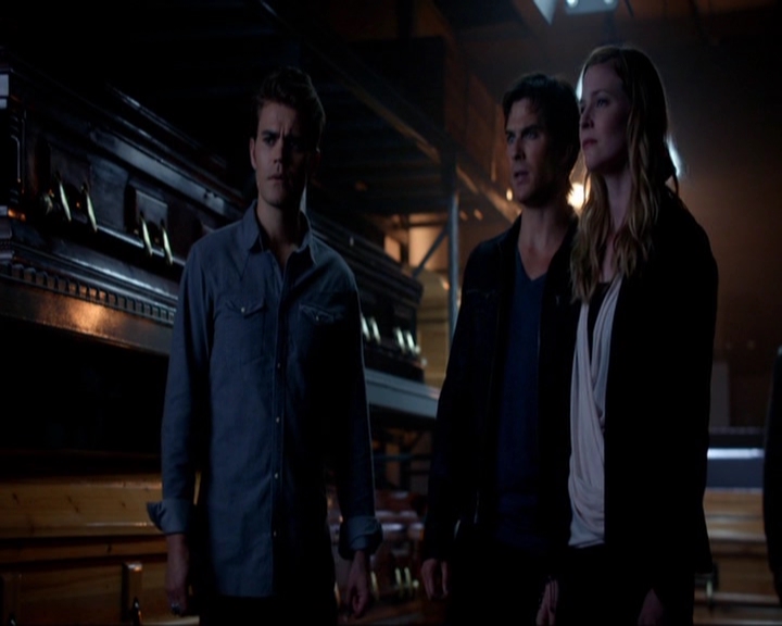 VampireDiariesWorld-dot-nl_7x05LiveThroughThis1393.jpg