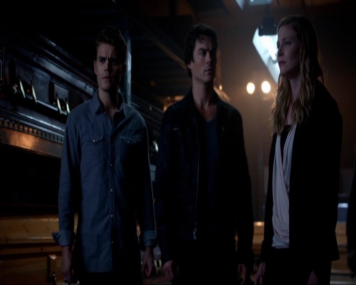 VampireDiariesWorld-dot-nl_7x05LiveThroughThis1394.jpg