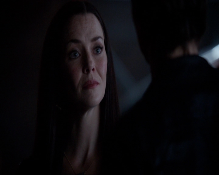 VampireDiariesWorld-dot-nl_7x05LiveThroughThis1403.jpg