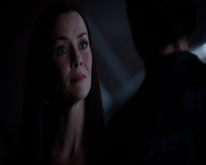 VampireDiariesWorld-dot-nl_7x05LiveThroughThis1404.jpg