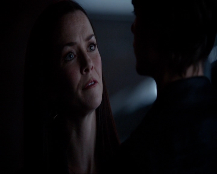 VampireDiariesWorld-dot-nl_7x05LiveThroughThis1412.jpg