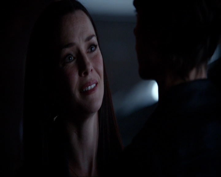 VampireDiariesWorld-dot-nl_7x05LiveThroughThis1421.jpg