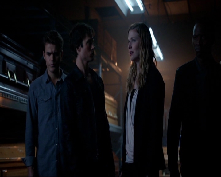 VampireDiariesWorld-dot-nl_7x05LiveThroughThis1428.jpg