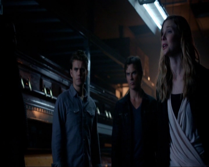 VampireDiariesWorld-dot-nl_7x05LiveThroughThis1430.jpg