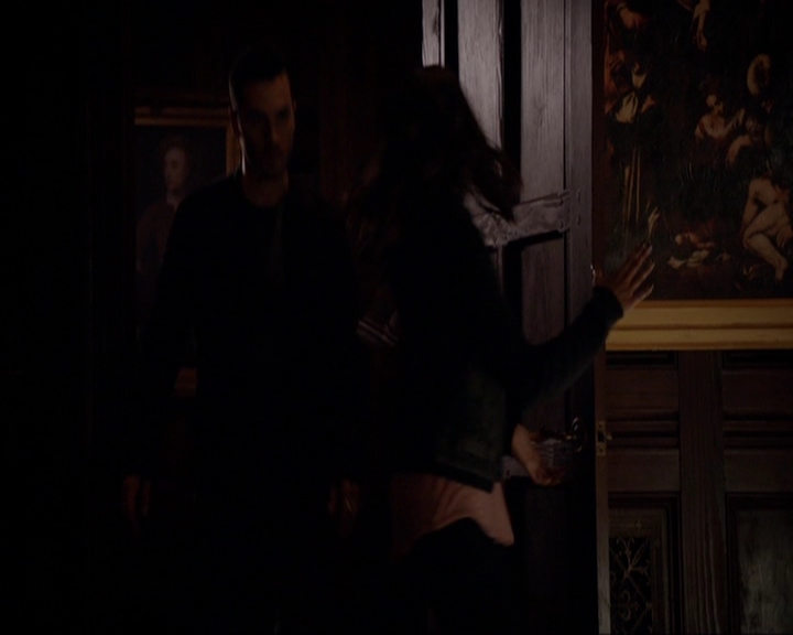 VampireDiariesWorld-dot-nl_7x05LiveThroughThis1466.jpg