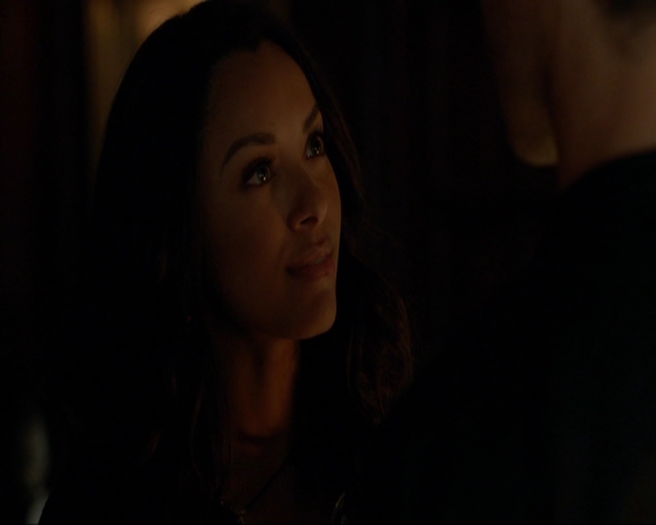 VampireDiariesWorld-dot-nl_7x05LiveThroughThis1494.jpg