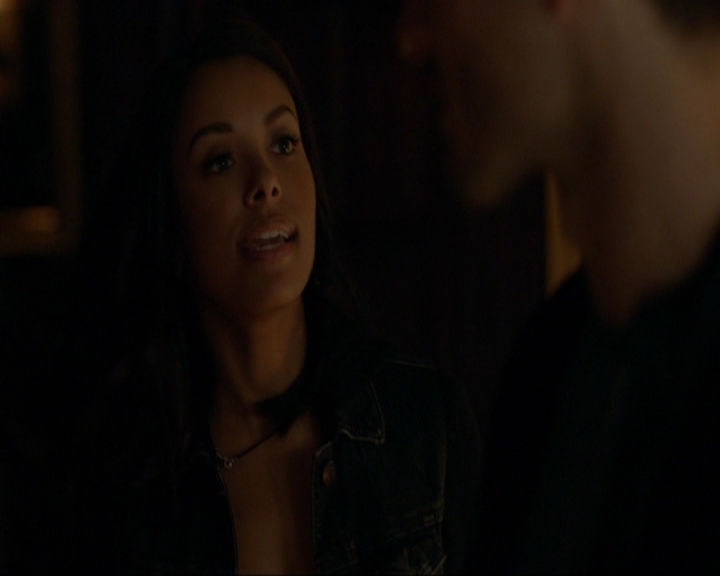 VampireDiariesWorld-dot-nl_7x05LiveThroughThis1507.jpg