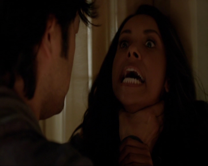 VampireDiariesWorld-dot-nl_7x05LiveThroughThis1519.jpg