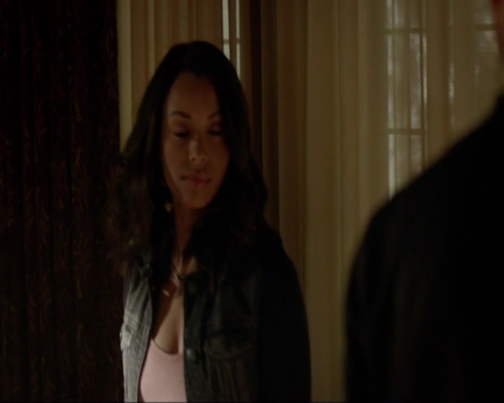 VampireDiariesWorld-dot-nl_7x05LiveThroughThis1522.jpg