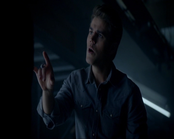 VampireDiariesWorld-dot-nl_7x05LiveThroughThis1543.jpg