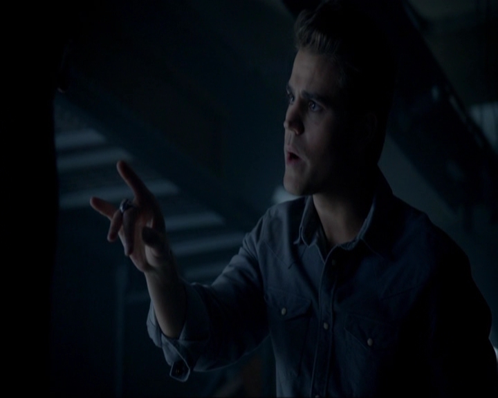 VampireDiariesWorld-dot-nl_7x05LiveThroughThis1544.jpg