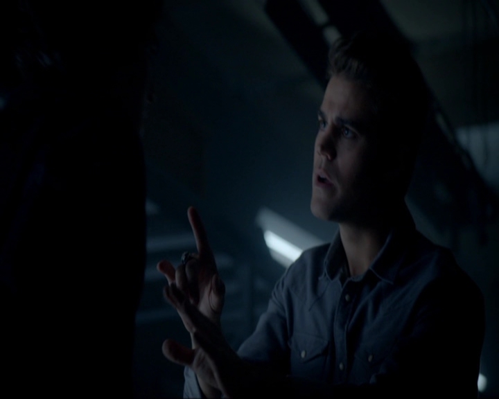 VampireDiariesWorld-dot-nl_7x05LiveThroughThis1548.jpg