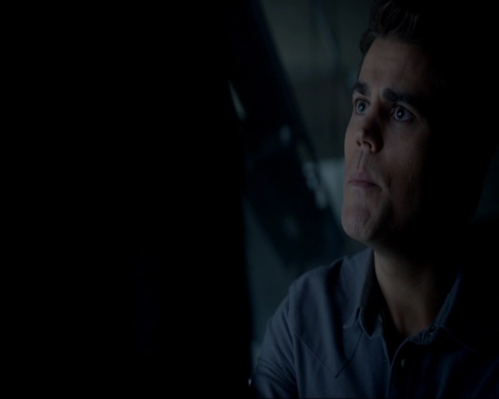 VampireDiariesWorld-dot-nl_7x05LiveThroughThis1554.jpg