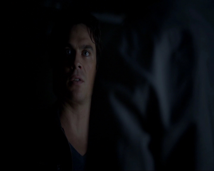 VampireDiariesWorld-dot-nl_7x05LiveThroughThis1560.jpg