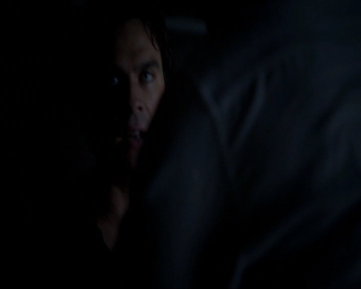 VampireDiariesWorld-dot-nl_7x05LiveThroughThis1561.jpg