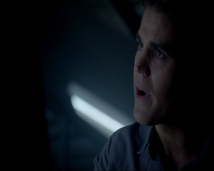 VampireDiariesWorld-dot-nl_7x05LiveThroughThis1565.jpg