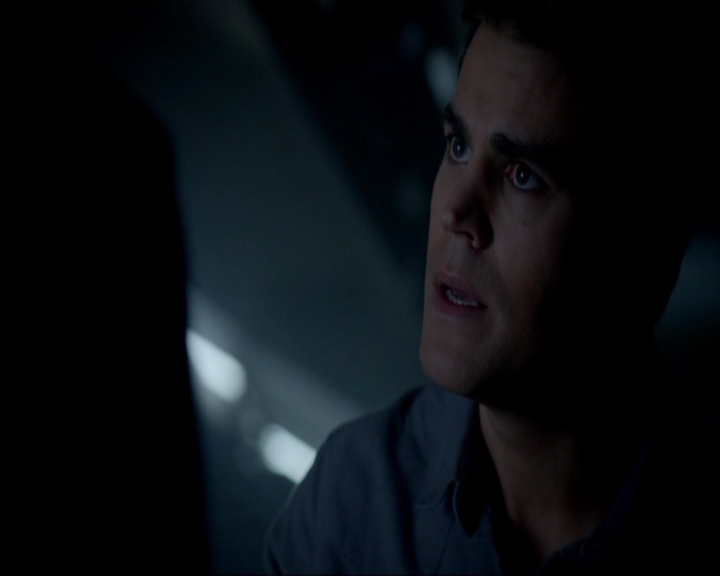 VampireDiariesWorld-dot-nl_7x05LiveThroughThis1569.jpg