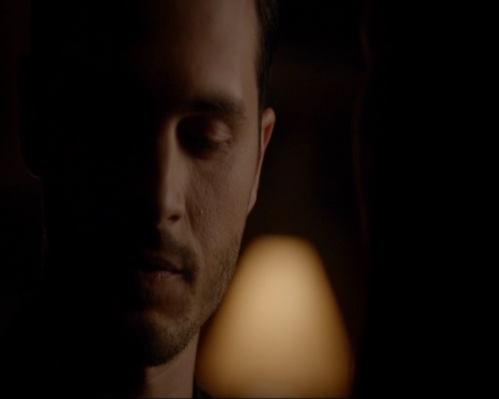 VampireDiariesWorld-dot-nl_7x05LiveThroughThis1791.jpg