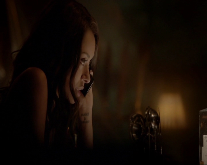 VampireDiariesWorld-dot-nl_7x05LiveThroughThis1833.jpg