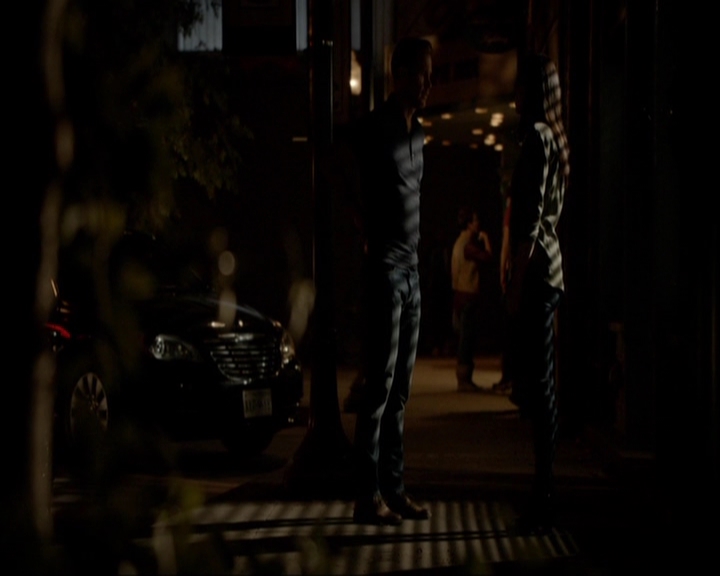 VampireDiariesWorld-dot-nl_7x05LiveThroughThis1879.jpg