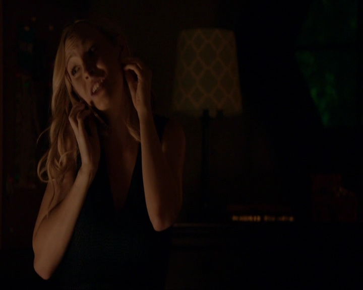 VampireDiariesWorld-dot-nl_7x05LiveThroughThis1935.jpg