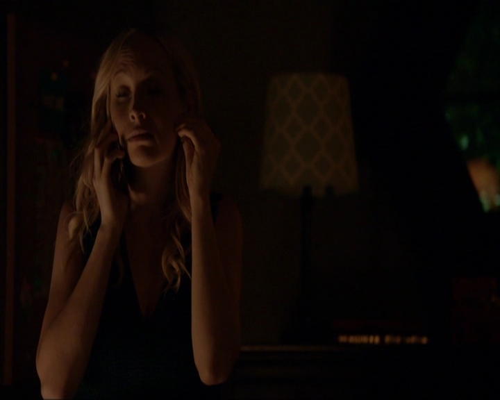 VampireDiariesWorld-dot-nl_7x05LiveThroughThis1940.jpg