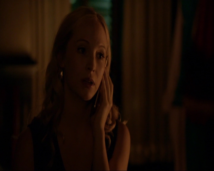 VampireDiariesWorld-dot-nl_7x05LiveThroughThis1951.jpg