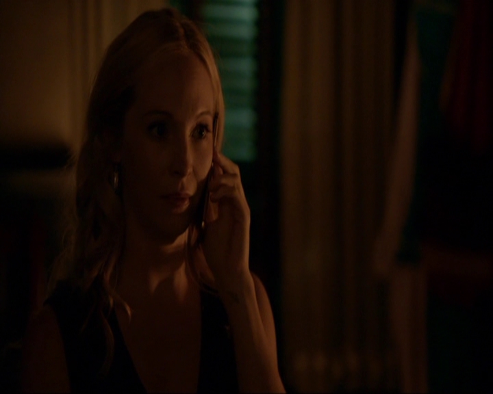 VampireDiariesWorld-dot-nl_7x05LiveThroughThis1955.jpg