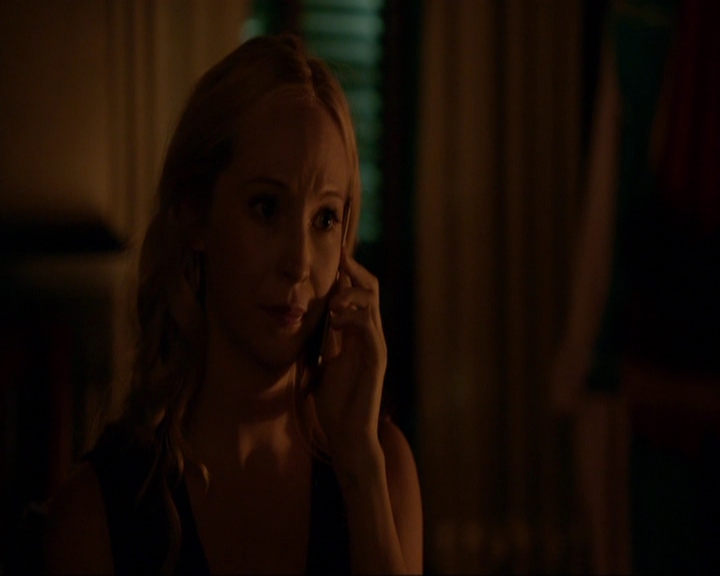 VampireDiariesWorld-dot-nl_7x05LiveThroughThis1956.jpg