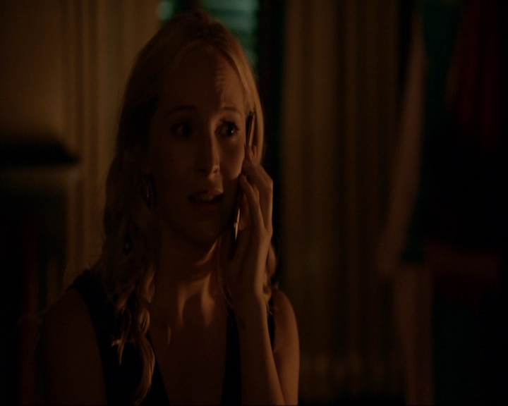 VampireDiariesWorld-dot-nl_7x05LiveThroughThis1971.jpg