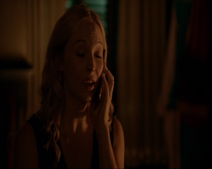 VampireDiariesWorld-dot-nl_7x05LiveThroughThis1972.jpg