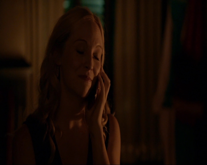 VampireDiariesWorld-dot-nl_7x05LiveThroughThis1973.jpg