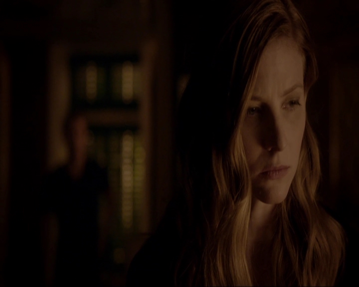 VampireDiariesWorld-dot-nl_7x05LiveThroughThis1984.jpg