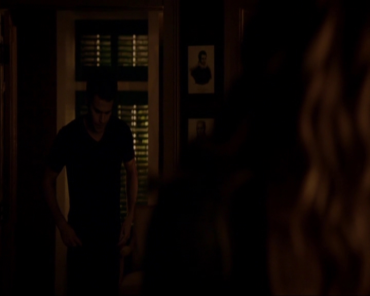 VampireDiariesWorld-dot-nl_7x05LiveThroughThis1986.jpg