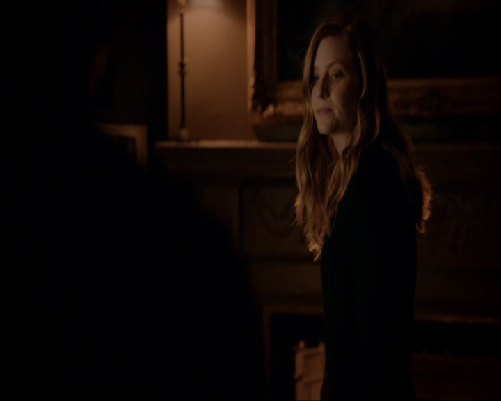 VampireDiariesWorld-dot-nl_7x05LiveThroughThis1987.jpg