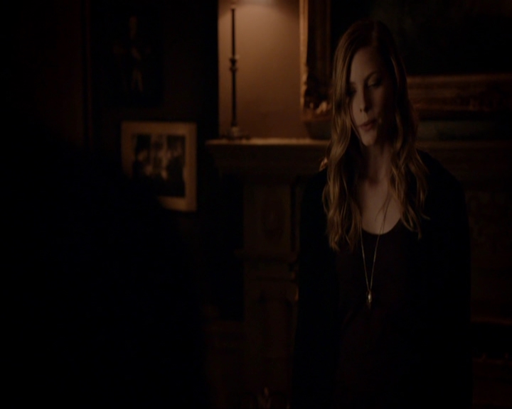 VampireDiariesWorld-dot-nl_7x05LiveThroughThis1991.jpg