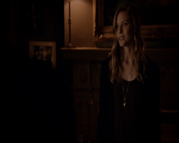 VampireDiariesWorld-dot-nl_7x05LiveThroughThis1996.jpg