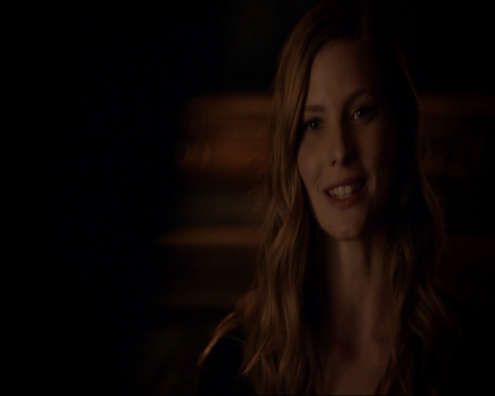 VampireDiariesWorld-dot-nl_7x05LiveThroughThis2037.jpg