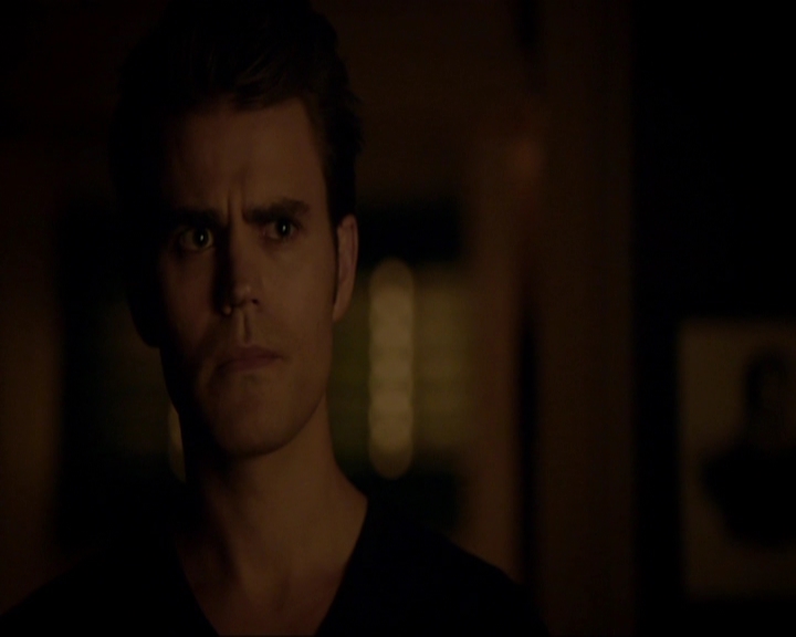 VampireDiariesWorld-dot-nl_7x05LiveThroughThis2040.jpg