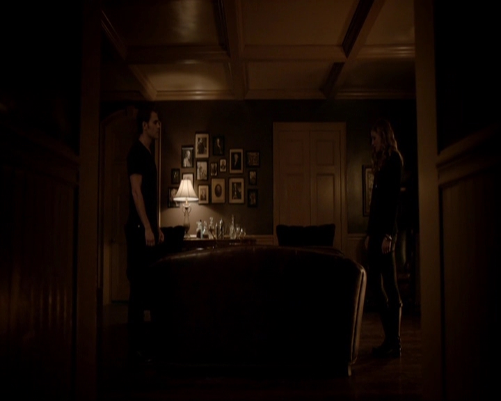 VampireDiariesWorld-dot-nl_7x05LiveThroughThis2041.jpg