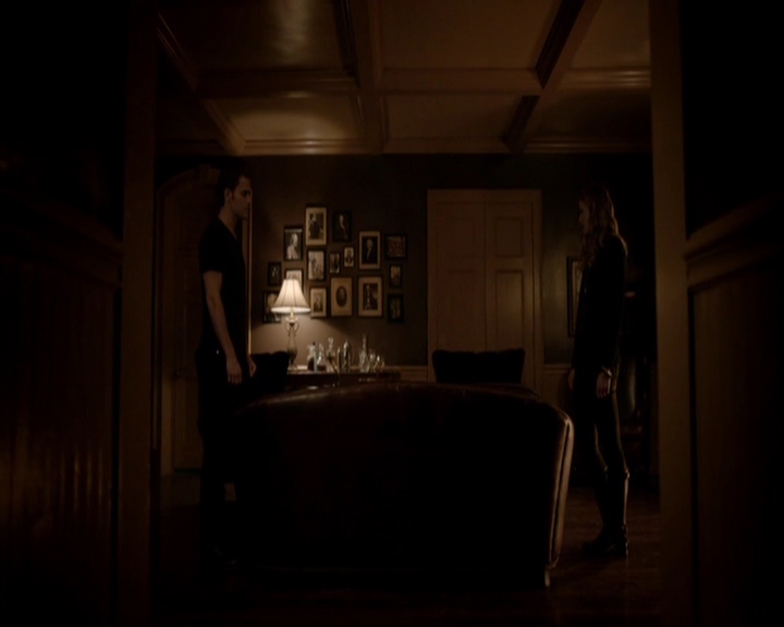 VampireDiariesWorld-dot-nl_7x05LiveThroughThis2042.jpg