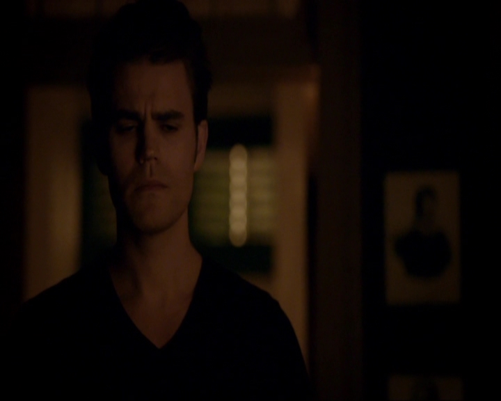 VampireDiariesWorld-dot-nl_7x05LiveThroughThis2046.jpg