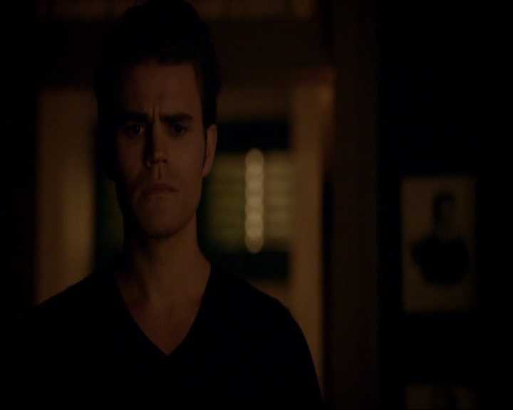 VampireDiariesWorld-dot-nl_7x05LiveThroughThis2047.jpg